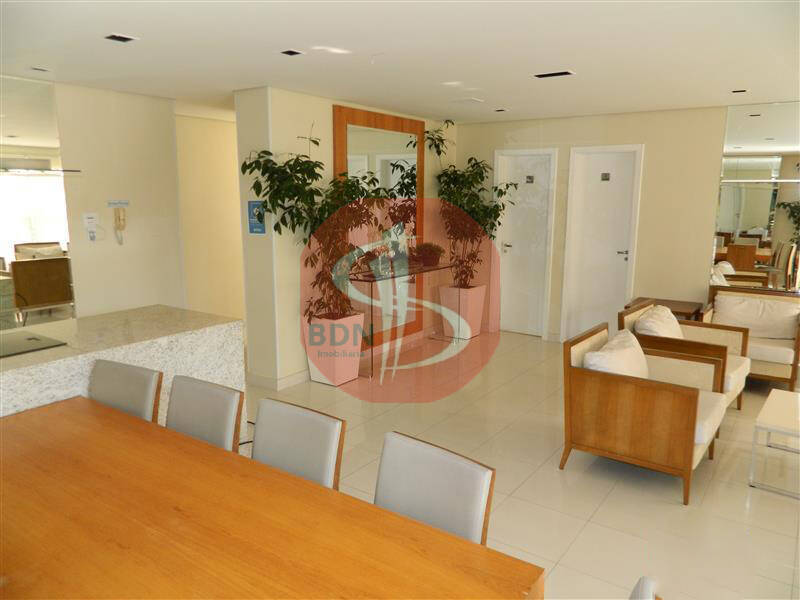 Apartamento à venda com 2 quartos, 70m² - Foto 2