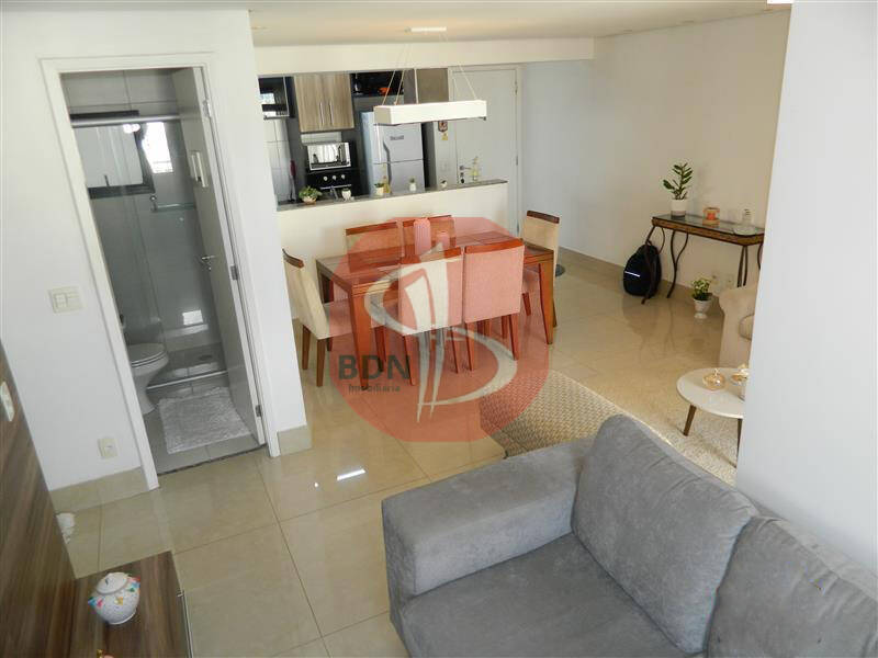 Apartamento à venda com 2 quartos, 70m² - Foto 1