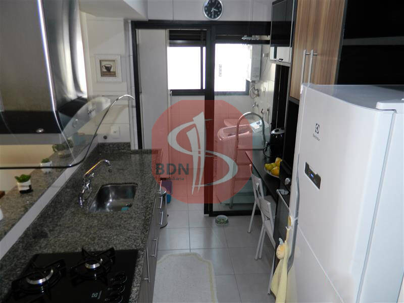 Apartamento à venda com 2 quartos, 70m² - Foto 15