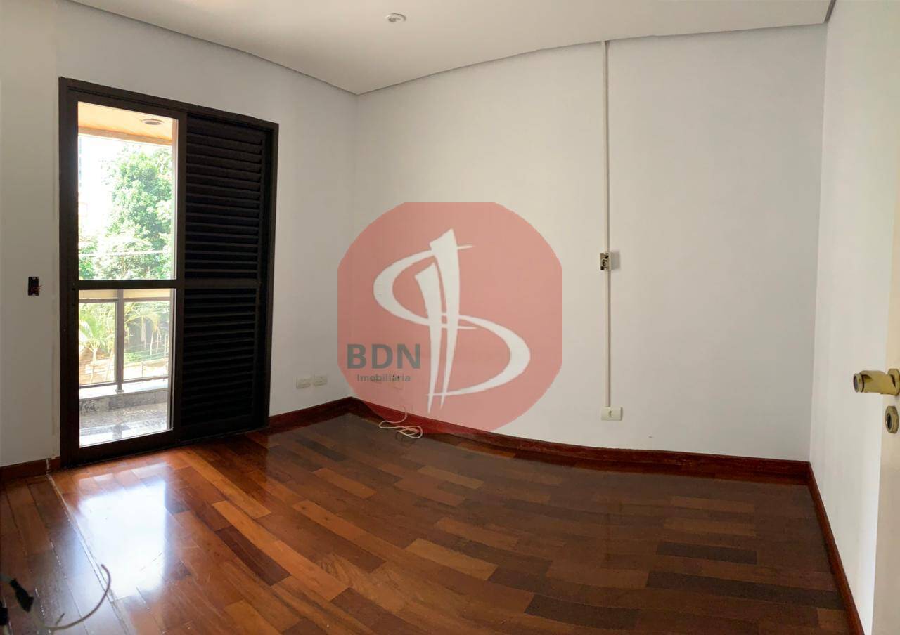 Apartamento à venda com 4 quartos, 200m² - Foto 4