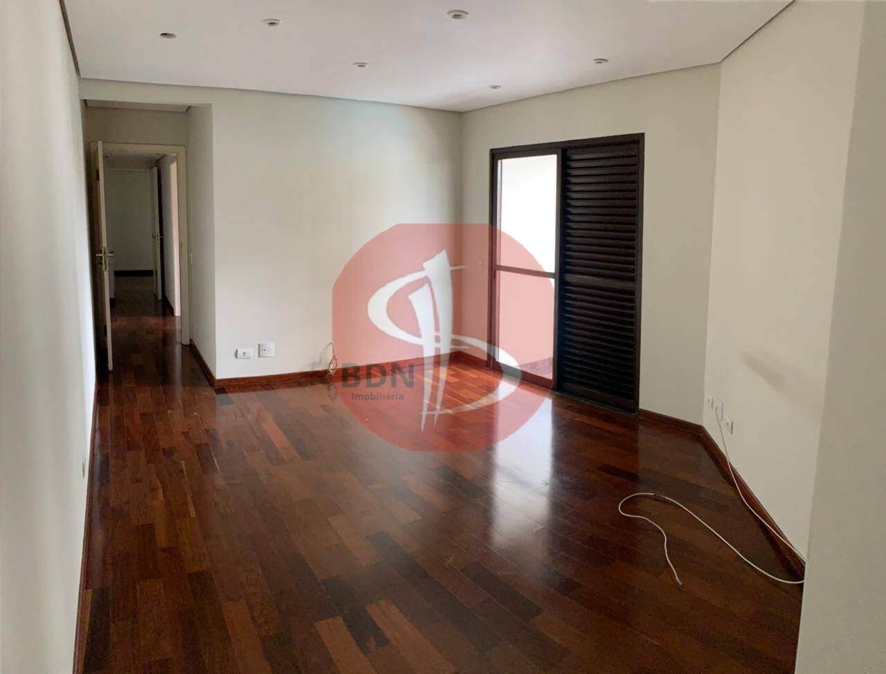 Apartamento à venda com 4 quartos, 200m² - Foto 7