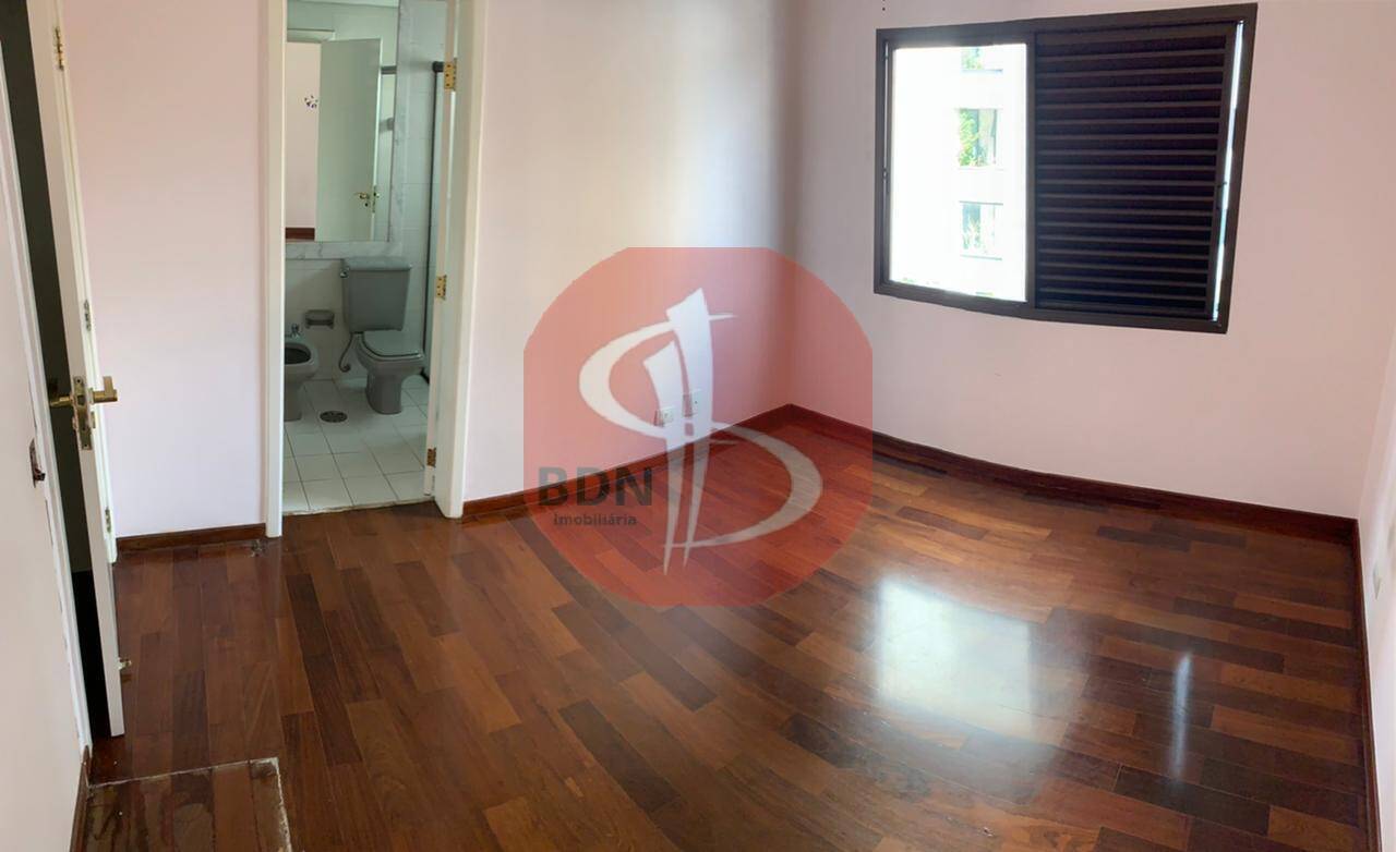 Apartamento à venda com 4 quartos, 200m² - Foto 6