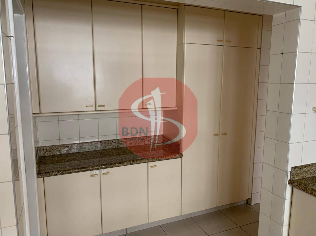 Apartamento à venda com 4 quartos, 200m² - Foto 13