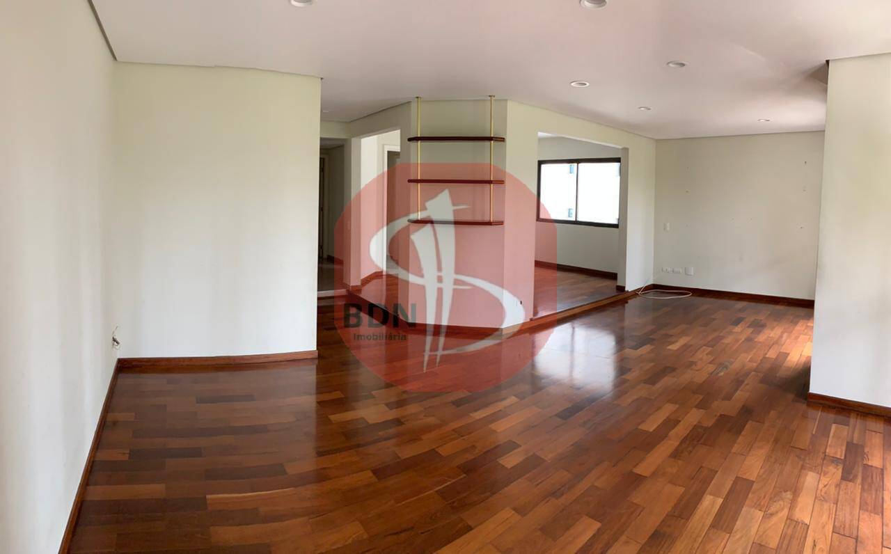 Apartamento à venda com 4 quartos, 200m² - Foto 1