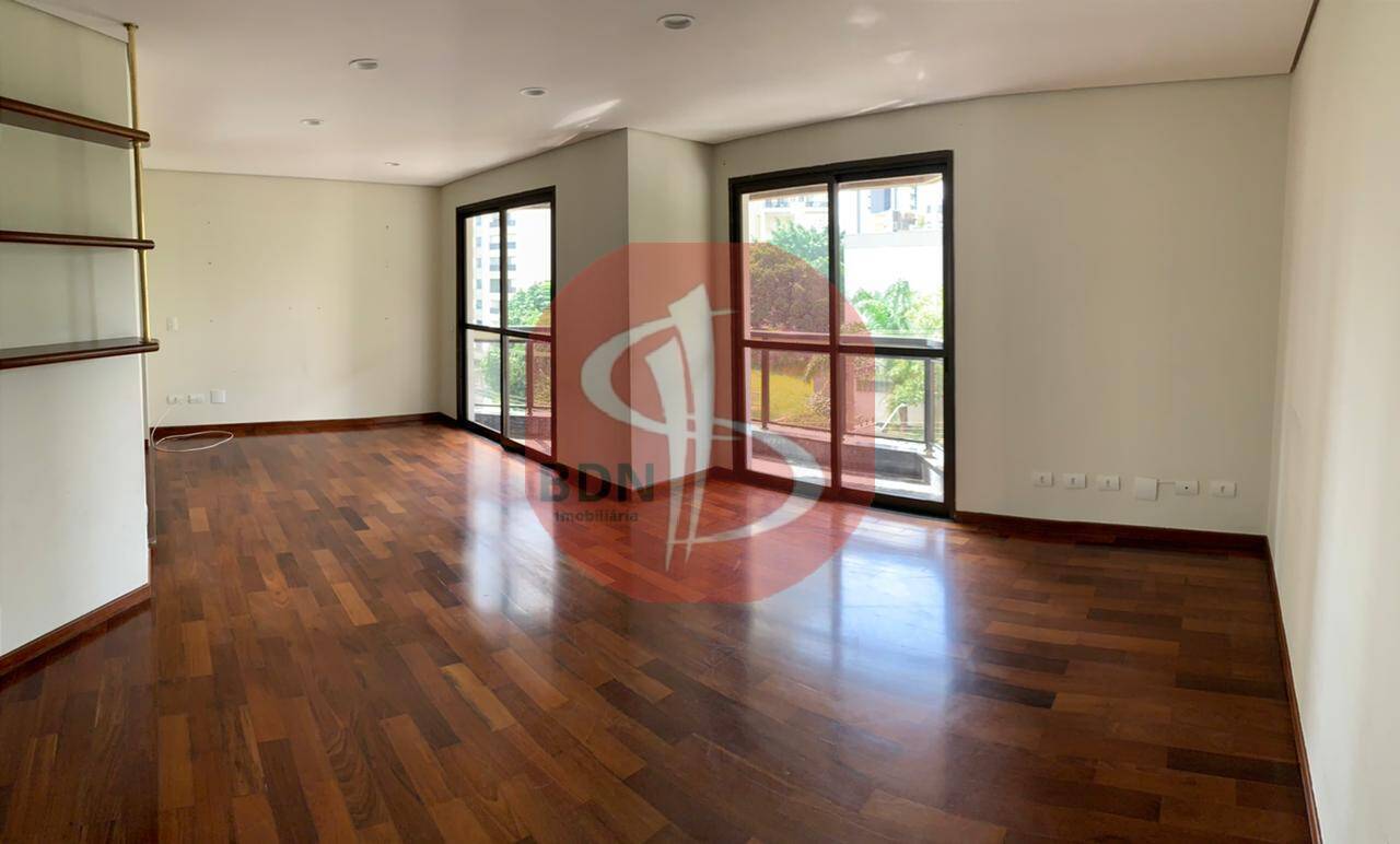 Apartamento à venda com 4 quartos, 200m² - Foto 2