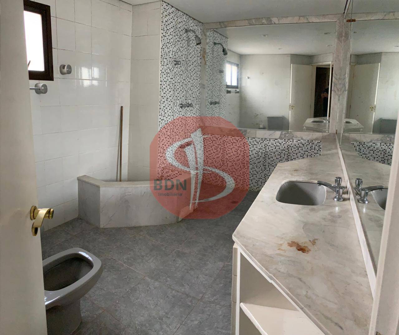 Apartamento à venda com 4 quartos, 200m² - Foto 20