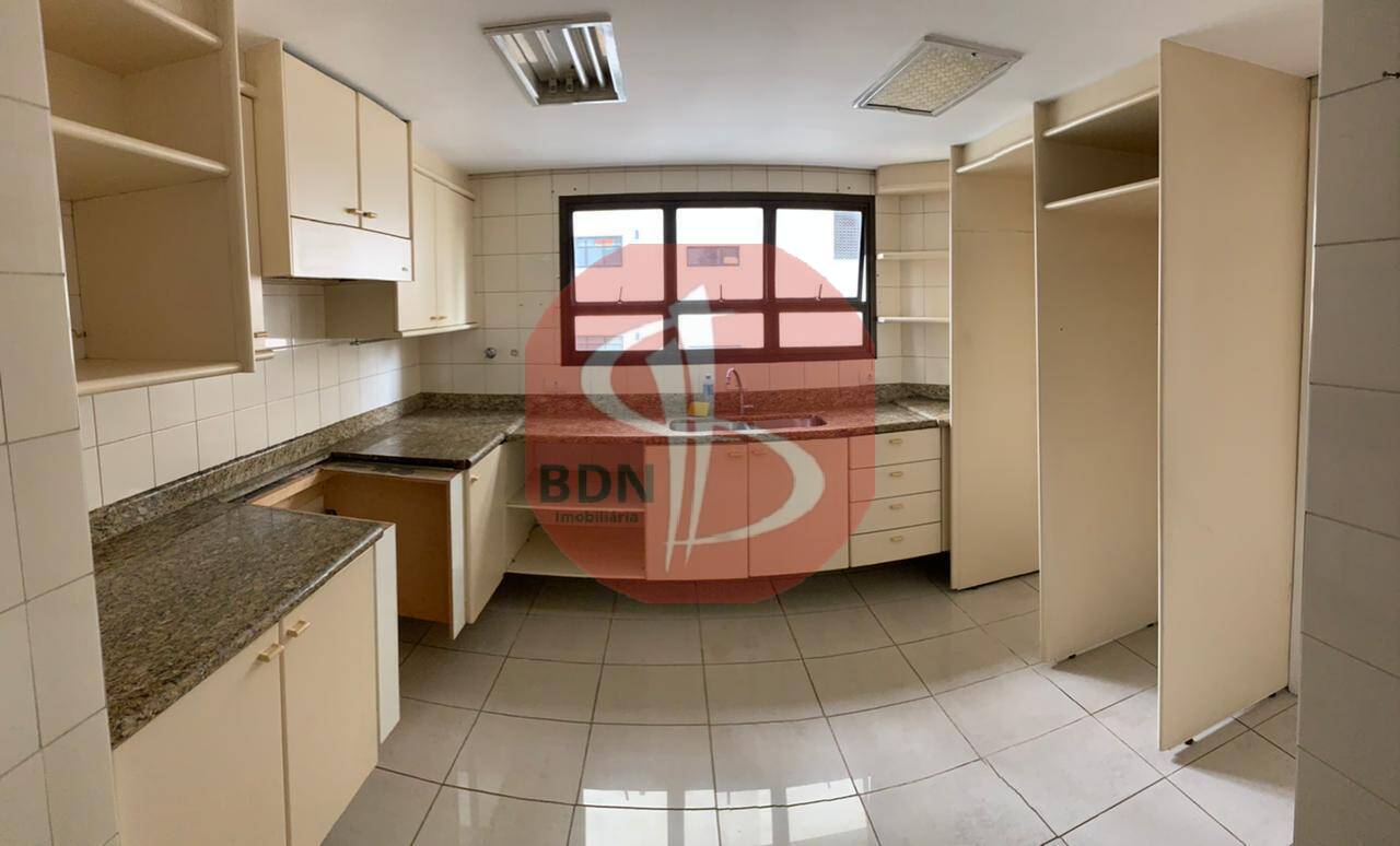 Apartamento à venda com 4 quartos, 200m² - Foto 14