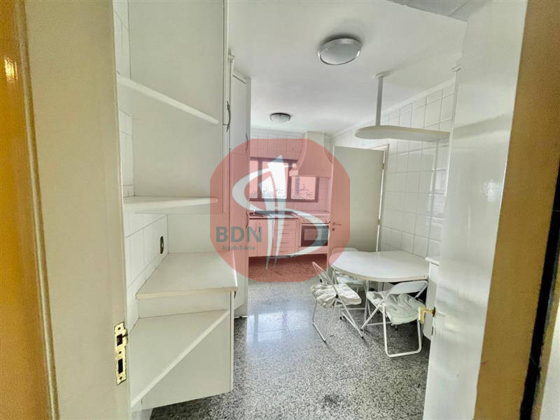 Apartamento para alugar com 4 quartos, 138m² - Foto 8