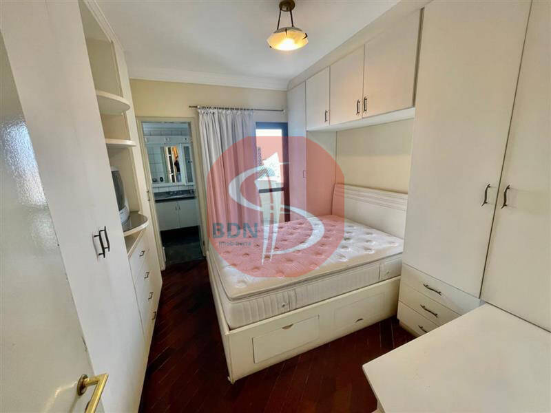 Apartamento para alugar com 4 quartos, 138m² - Foto 11