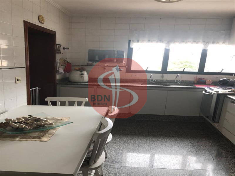 Apartamento à venda com 3 quartos, 127m² - Foto 10