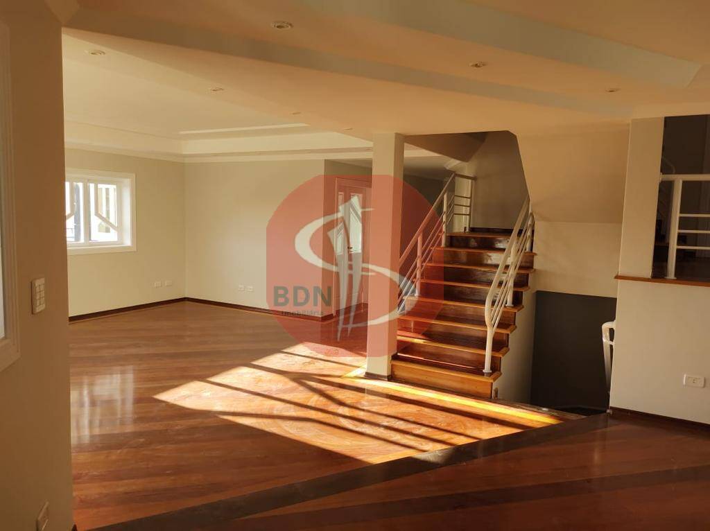 Casa à venda com 5 quartos, 750m² - Foto 1