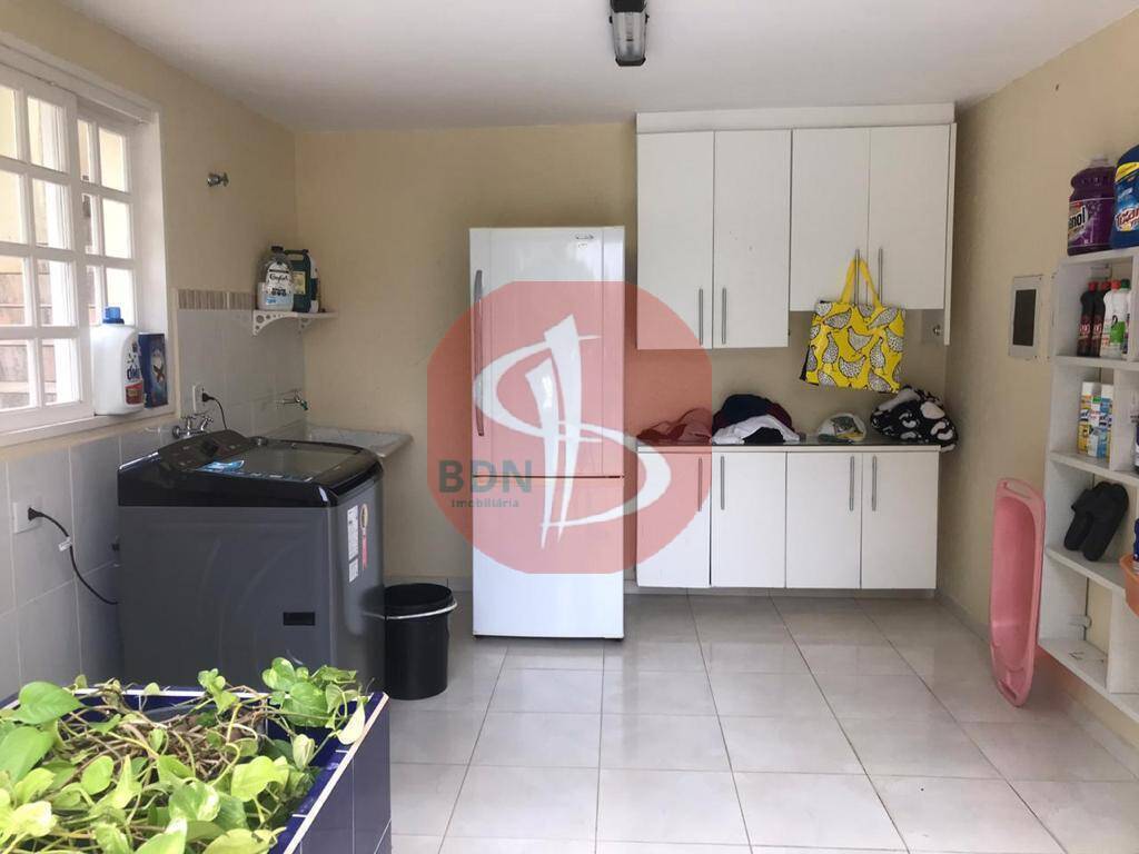 Casa à venda com 3 quartos, 300m² - Foto 22