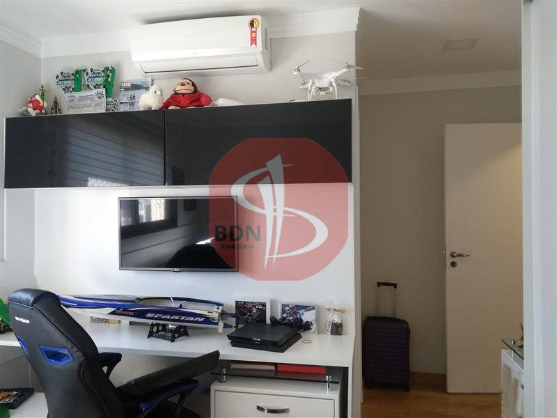 Apartamento à venda com 3 quartos, 186m² - Foto 17