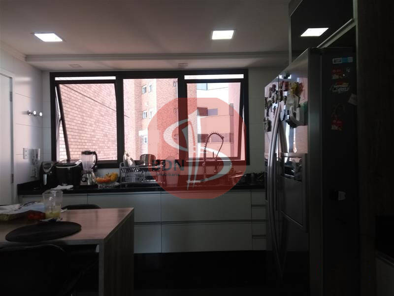 Apartamento à venda com 3 quartos, 186m² - Foto 8