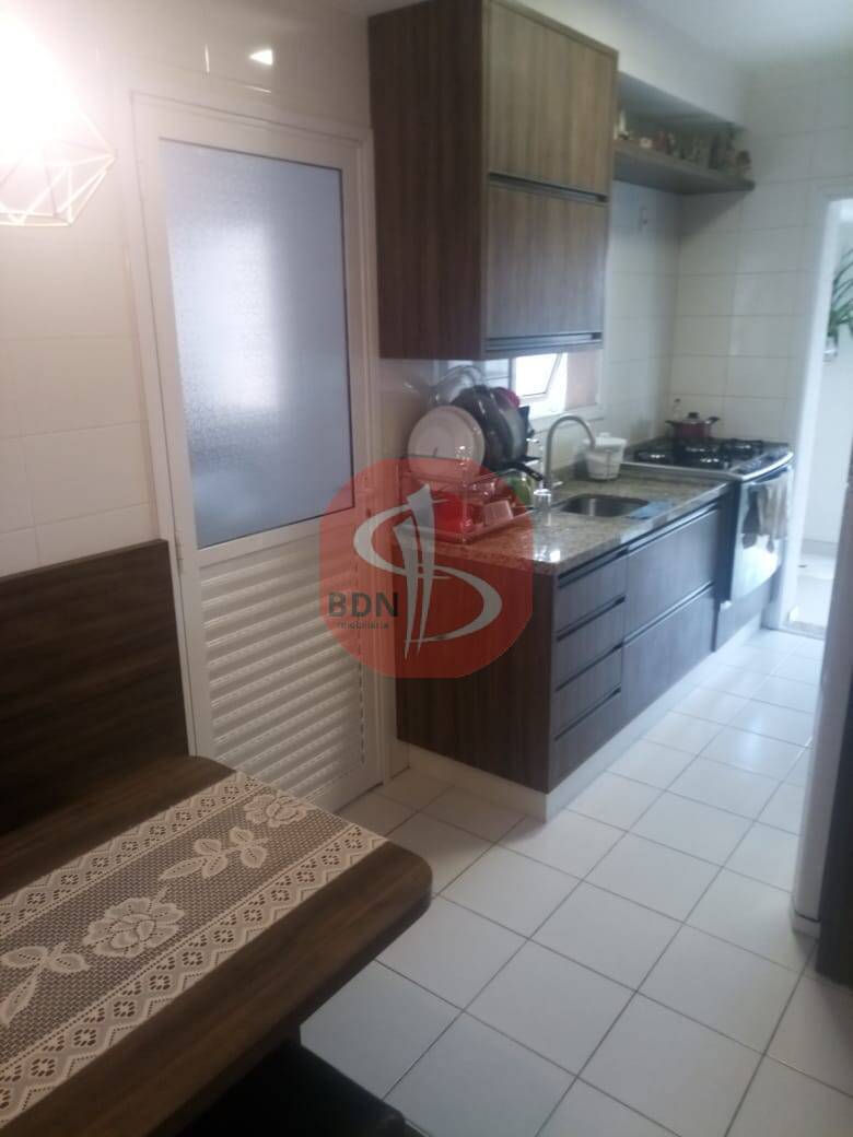 Apartamento à venda com 3 quartos, 106m² - Foto 4