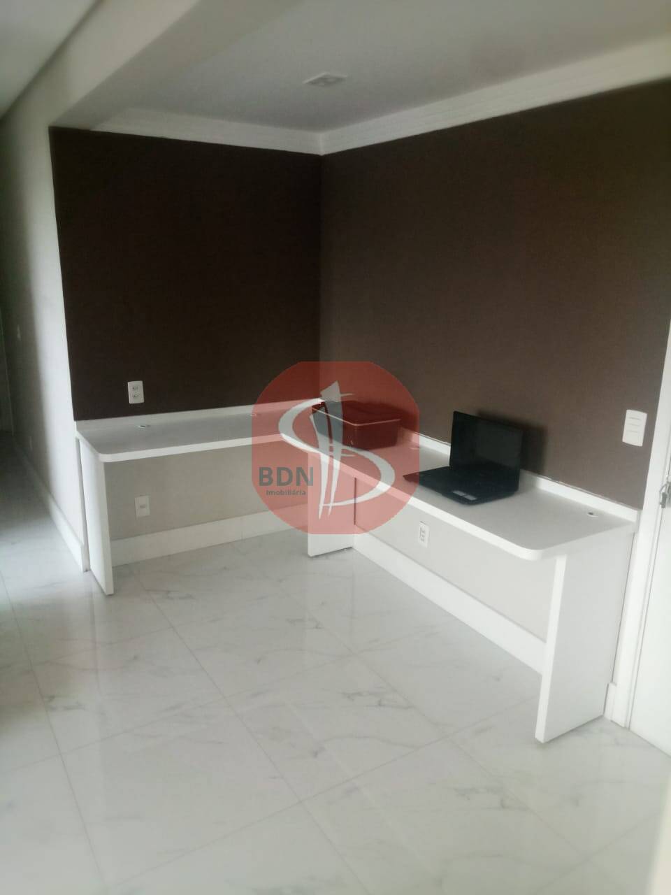 Apartamento à venda com 3 quartos, 106m² - Foto 2