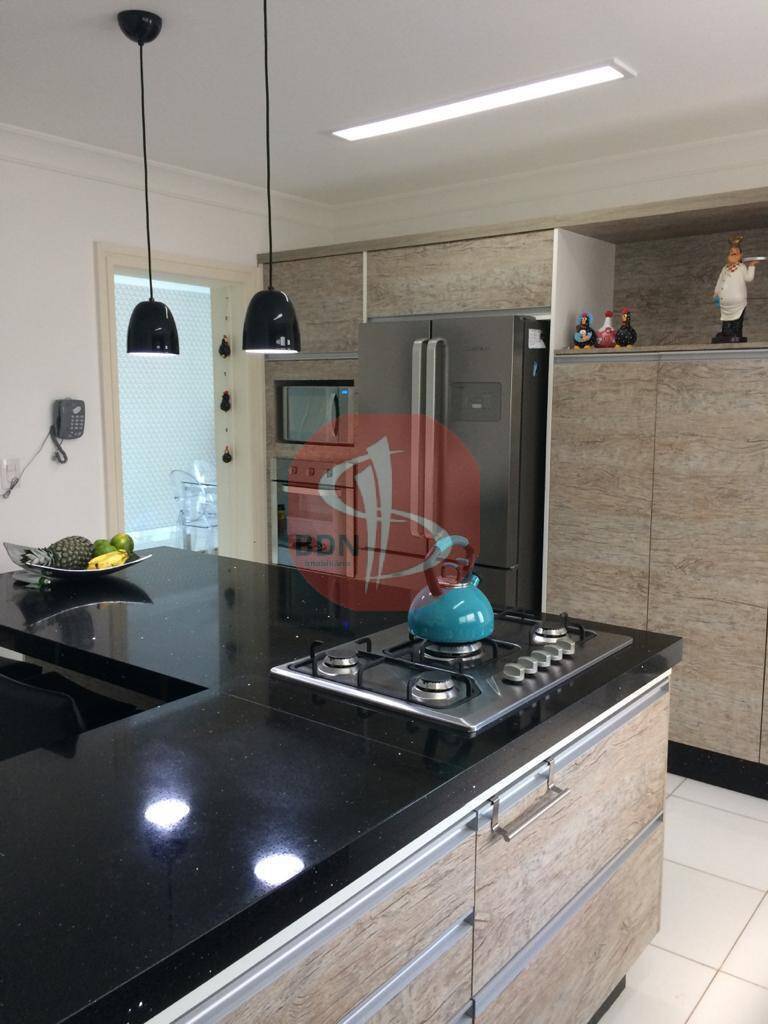 Casa à venda e aluguel com 3 quartos, 322m² - Foto 12