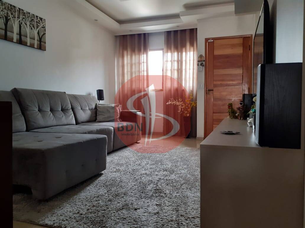 Sobrado à venda com 3 quartos, 250m² - Foto 1