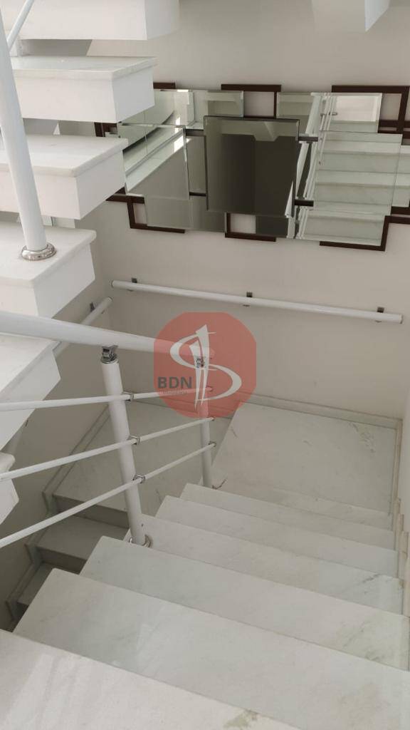 Casa à venda com 4 quartos, 272m² - Foto 18