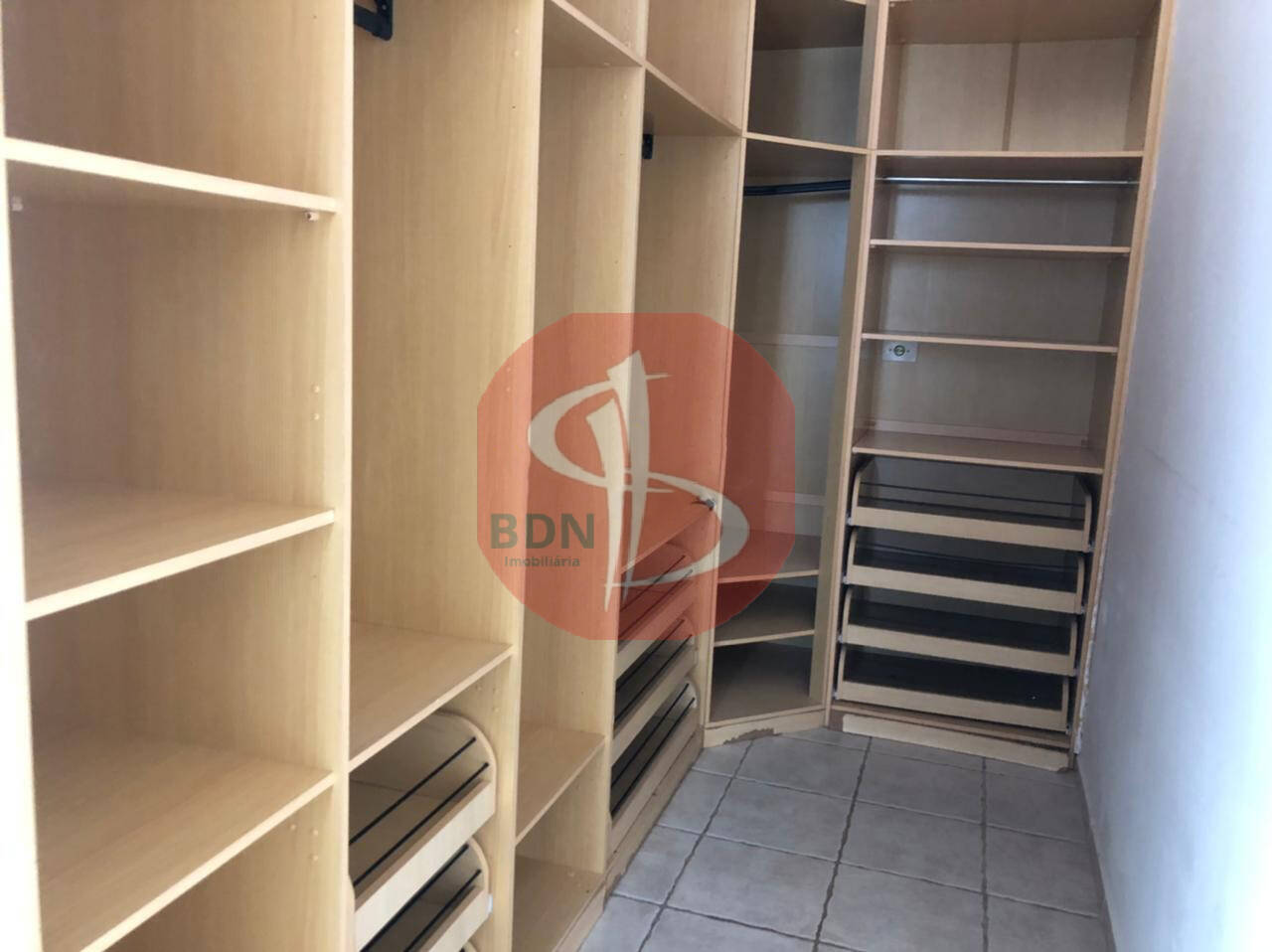 Casa à venda e aluguel com 4 quartos, 210m² - Foto 5