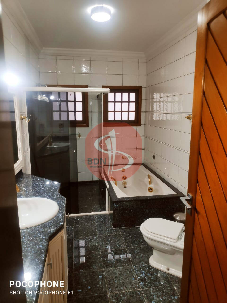 Casa para alugar com 4 quartos, 300m² - Foto 13