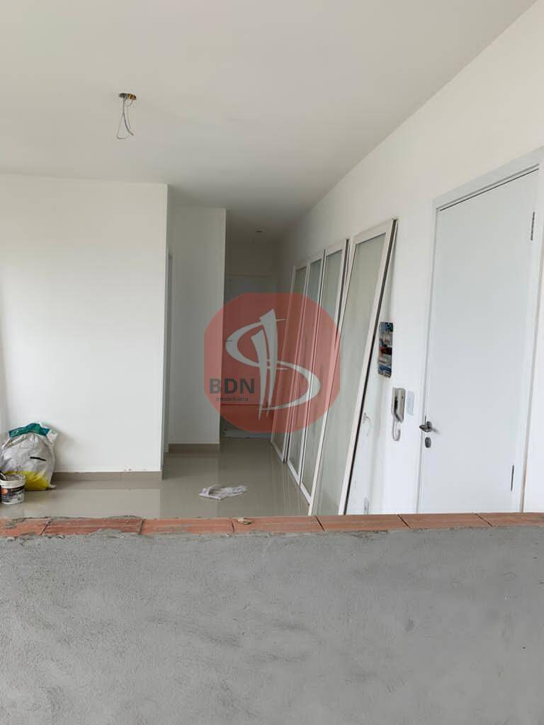 Apartamento à venda com 2 quartos, 75m² - Foto 4