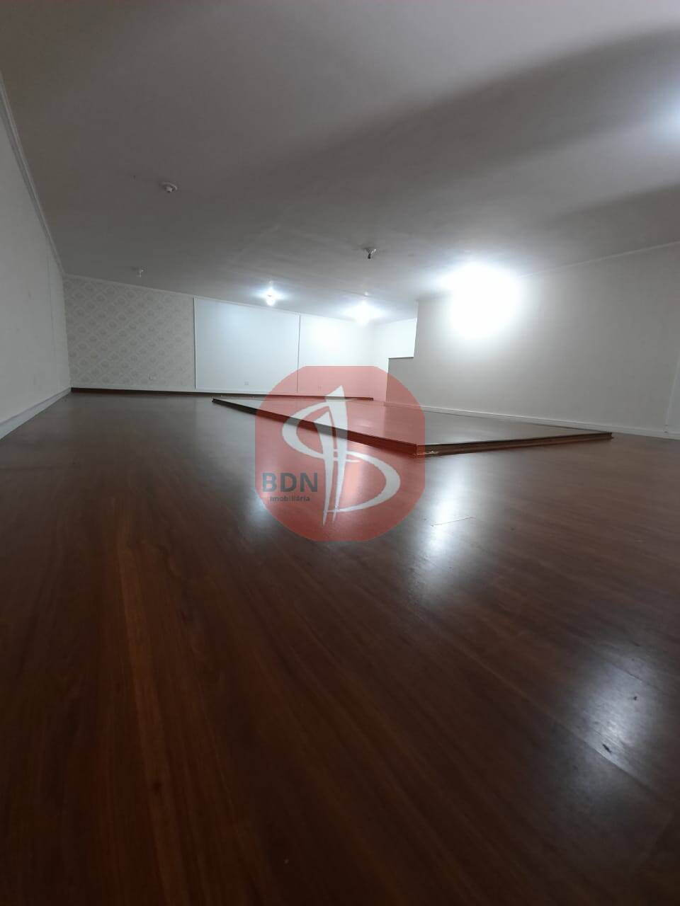 Prédio Inteiro para alugar, 112m² - Foto 1