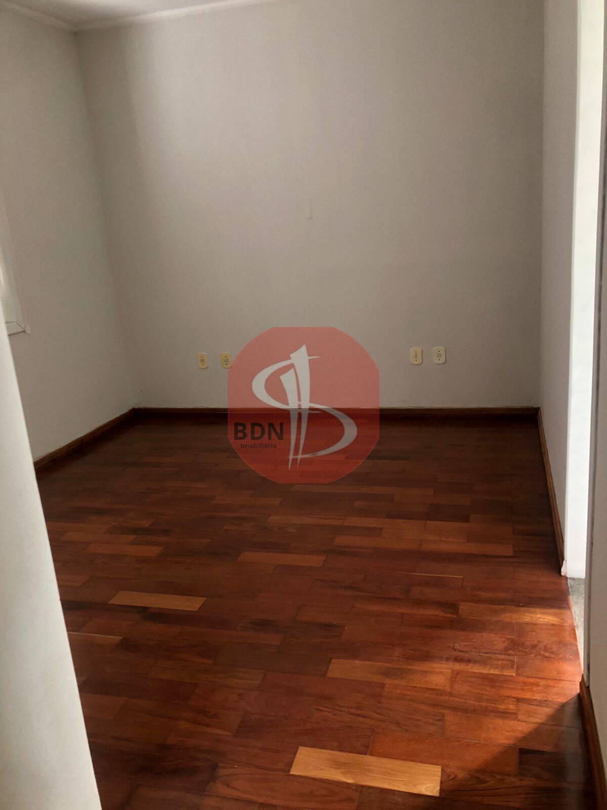 Casa à venda com 2 quartos, 420m² - Foto 12