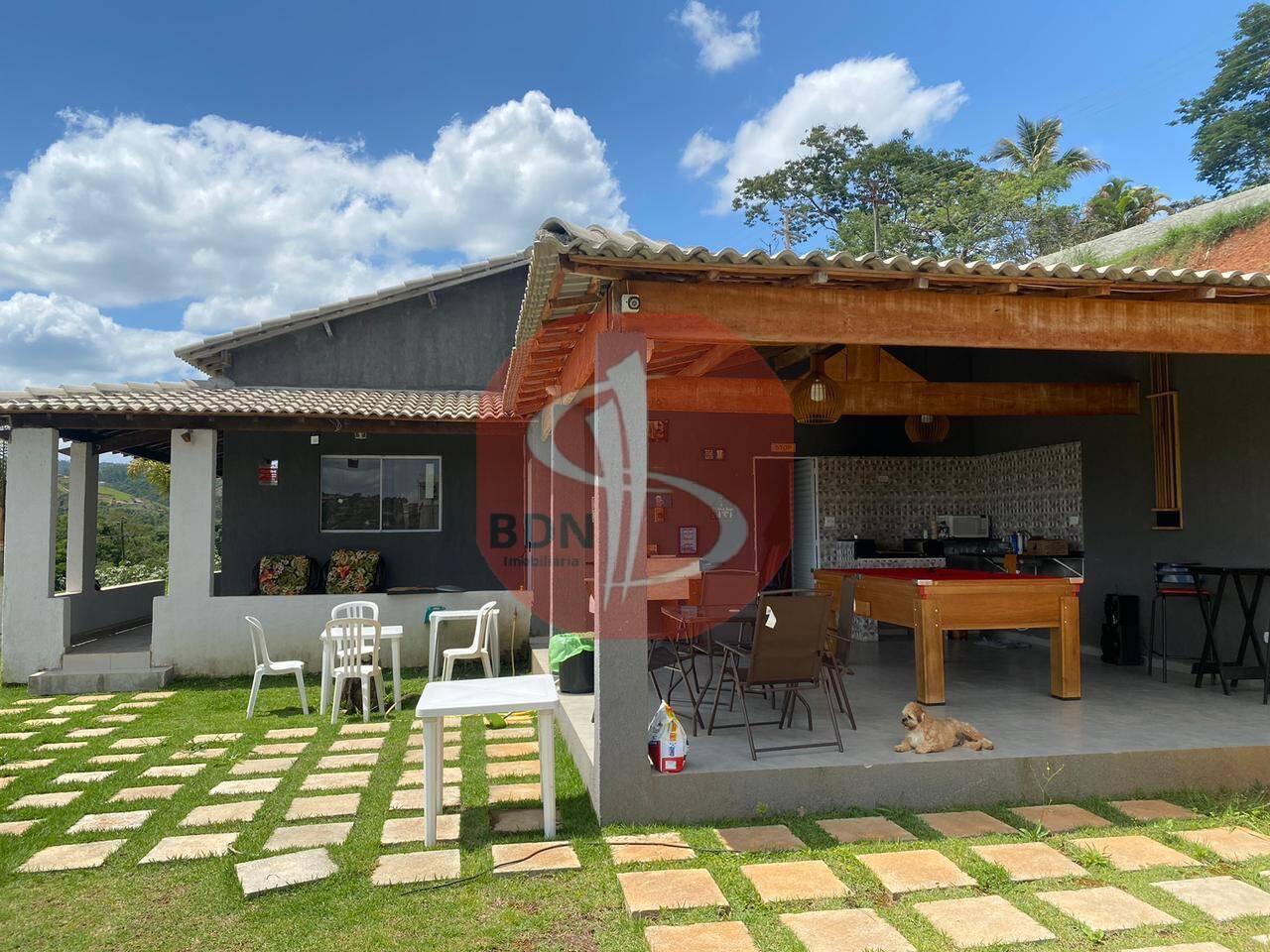 Casa à venda com 2 quartos, 1600m² - Foto 1