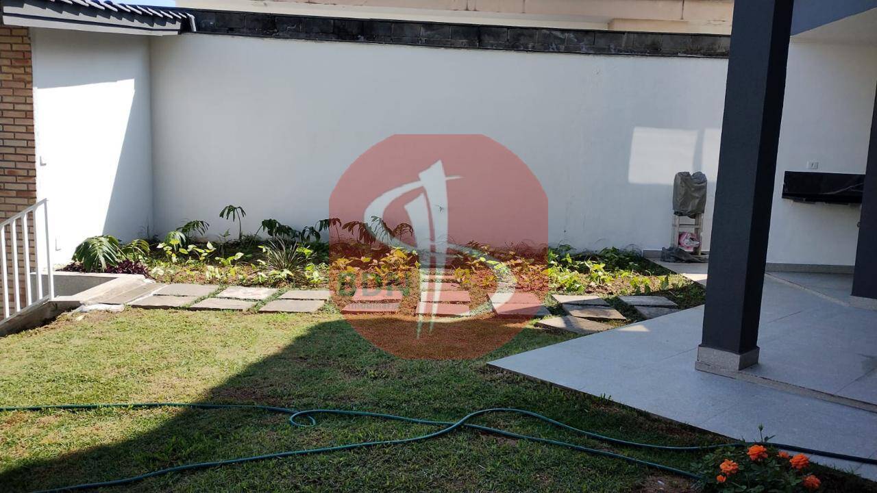 Casa à venda e aluguel com 3 quartos, 600m² - Foto 4