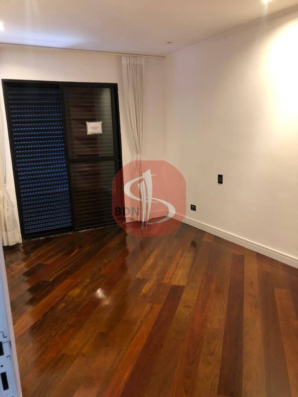 Casa à venda com 5 quartos, 300m² - Foto 9